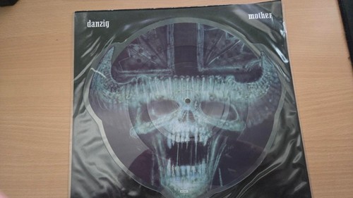 Danzig mother skull picture - skull,