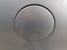 VW Polo 9N1 Tankklappe Tankdeckel Tankverschluss LA7W Reflexsilber Metallic