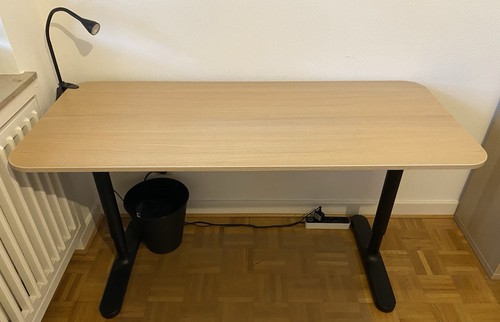 Schreibtisch