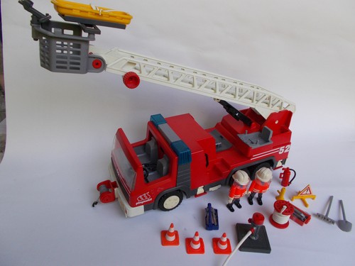 PLAYMOBIL