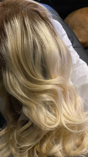 Lindsey wavy rooted light