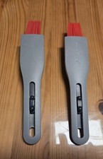 Tupperware 2 × Silikon Pinsel