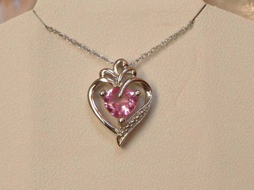 Created pink saphir - pink,