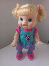 Mädchen Puppe 2011 Hasbro Baby Alive Wanna Walk Talk Talking Blonde Doll 