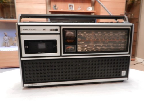 Grundig 8000 radio cassette - radio/,
