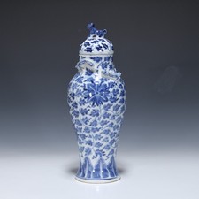 Porzellanvase mit Blaumalerei und zwei Drachen - China 19./20. Jh.
