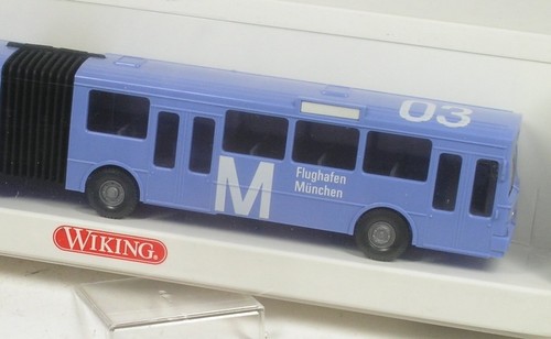 O 305 g - 1:87,