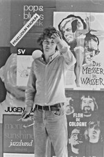 Altes Negativ,  Mann vor