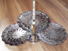 DDR Etagere Gebäcketagere 3er Metall klappbar ziseliert 70er Rarität !