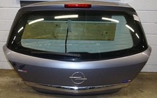 Opel Astra H Limo 3 5 Tuerer BJ 2007 Heckklappe mit Scheibe Z163 Lichtsilber 