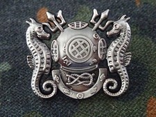 A23-006)  USN Navy Scuba Master Diver Badges