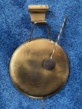 Dekorativer Wand Gong Ø 24 cm mit Klöppel und Wandhalterung