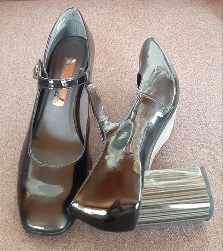 Damen pumps lack - mit, riemchen
