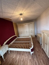 Trüggelmann Chippendale Bett inkl. Lattenroste und Nachttisch