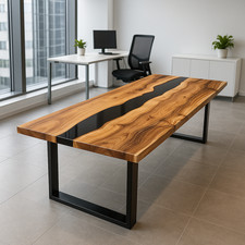 Schwarzer Epoxidharz River