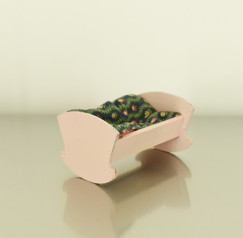 Puppenhaus wiege miniatur - wiege, baby
