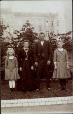 Foto Ak Berlin Reinickendorf, Familienportrait, Mann, Frau und... - 11435708