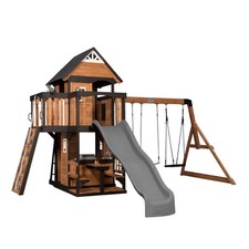 Spielturm aus Holz mit