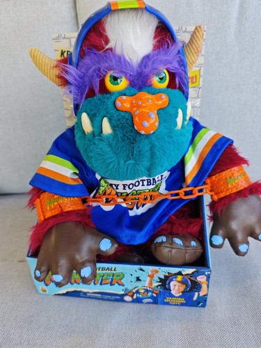 Pet monster football - monster,