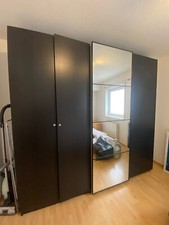 Kleiderschrank mit Spiegel -