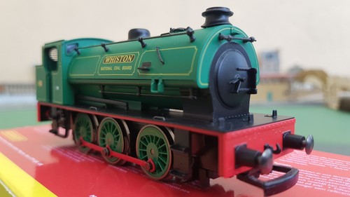Hornby r2212 class - class, 0-6-0st
