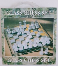 Elegantes Glas-Schachspiel
