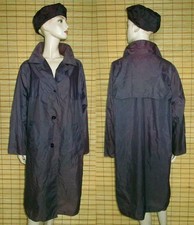 LILAFARBENER REGENMANTEL -