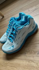 Neuwertige Yonex Hallenschuhe - Größe 38