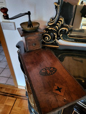 antike Kaffeemühle Sitzmühle