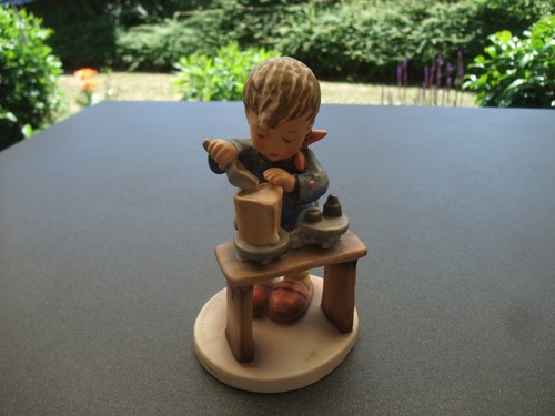 Hummelfiguren 345 der - 345,