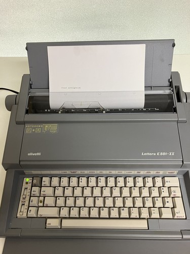 Elektronische schreibmaschine - elektronische,