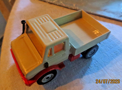 Siku 1620 mercedes - 1:55,