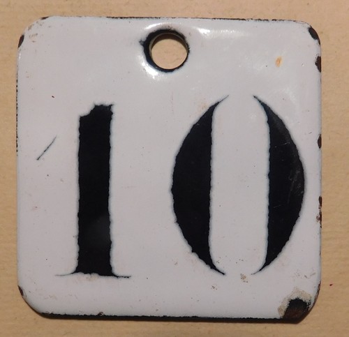 Altes emailleschild nummer - emailleschild.,