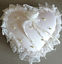 Hochzeit Ringkissen Herzform mit Spitze Farbe Weiß