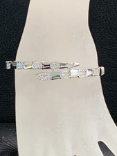 Stylischer Damen Armreif aus