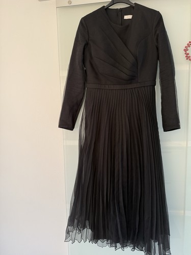 Schönes breites kleid - schönes,
