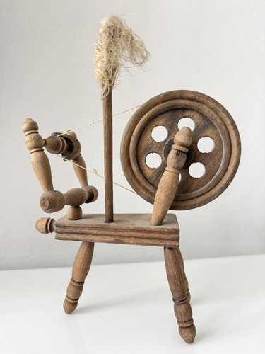 Antikes holz miniatur spinnrad - antikes, miniatur-spinnrad
