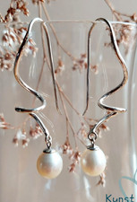 Handmade lange twist Ohrhänger / Ohrringe Muschelkernperlen 925 Sterling Silber