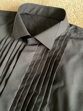 EINMAL GETRAGEN PISCADOR SCHWARZES ABENDESSENHEMD MIT FLÜGELKRAGEN UND PLISSEE VORNE 17,5 17 1/2