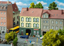 Faller H0 130628 - Stadthaus mit Modellbaugeschäft Bausatz Neuware