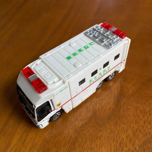 Tomica isuzu giga - tomica,