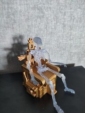 Indiana Jones - Cristal Skelett mit Thron 14 cm Figur mit Thron 10 cm