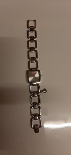 Damenarmbanduhr