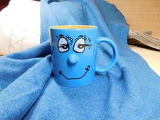 Kaffee Tasse mit Gesicht-Aller Anfang ist schwer-