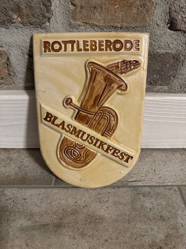 Altes gipsrelief blasmusikfest - altes,
