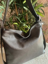 Rucksack- und Schultertasche