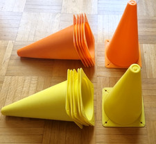 12 Pylonen Orange + Gelb   sehr gut