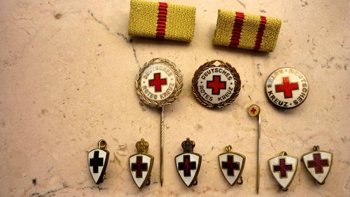 Bundle red cross - of,