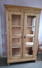 Antike Vitrine  aus  Weichholz,  wohnfertig , Zerleger 