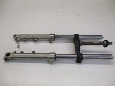 Gabel 1. Suzuki GSX 750 AE Inazuma 43 mm Standrohre Tauchrohre Gabelbrücke unten
